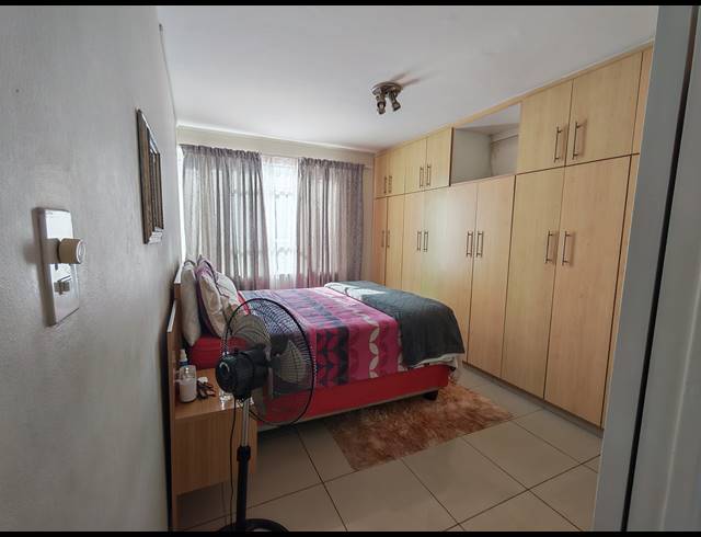 2 BEDROOM APARTMENT FOR SALE IN ESSENWOOD
